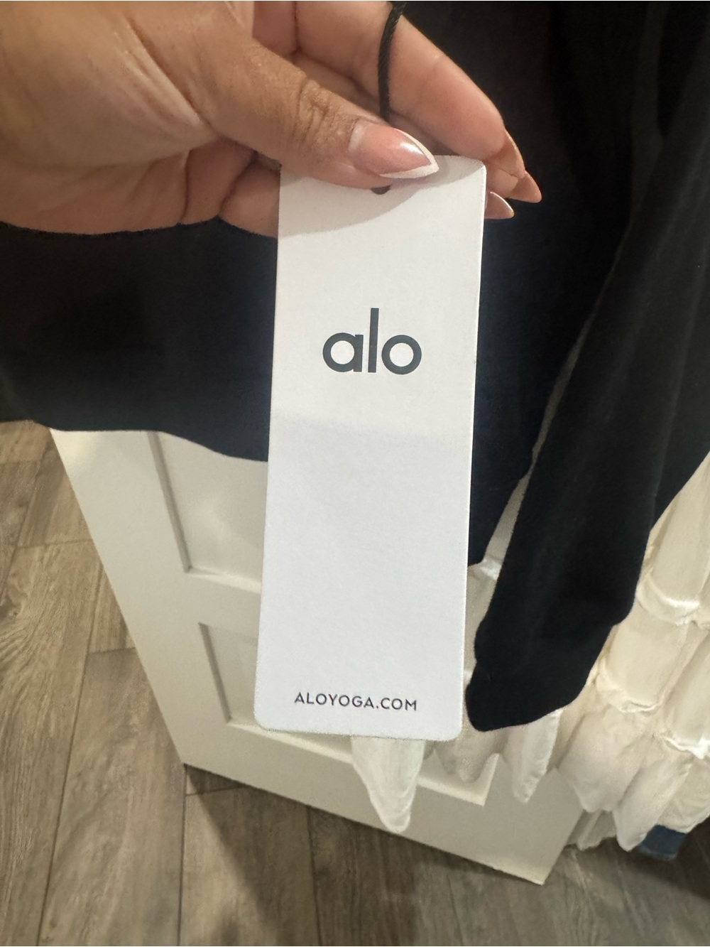ALO Yoga Black Accolade Unisex hoodie Black - Picture 4 of 6